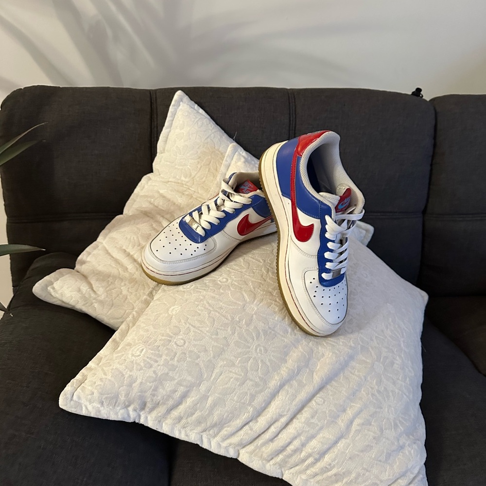 Nike Kids White, Blue & Red Low-Top Sneakers